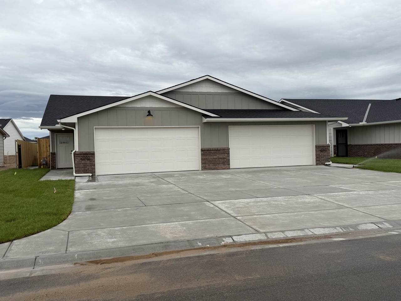 2865 Cedar Crest Ct - Photo 1