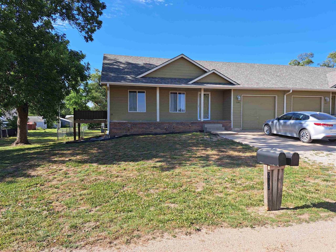 235 Wood Ave - Photo 1