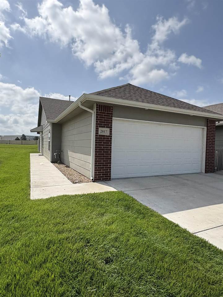 2817 55th St N Ct - Photo 1