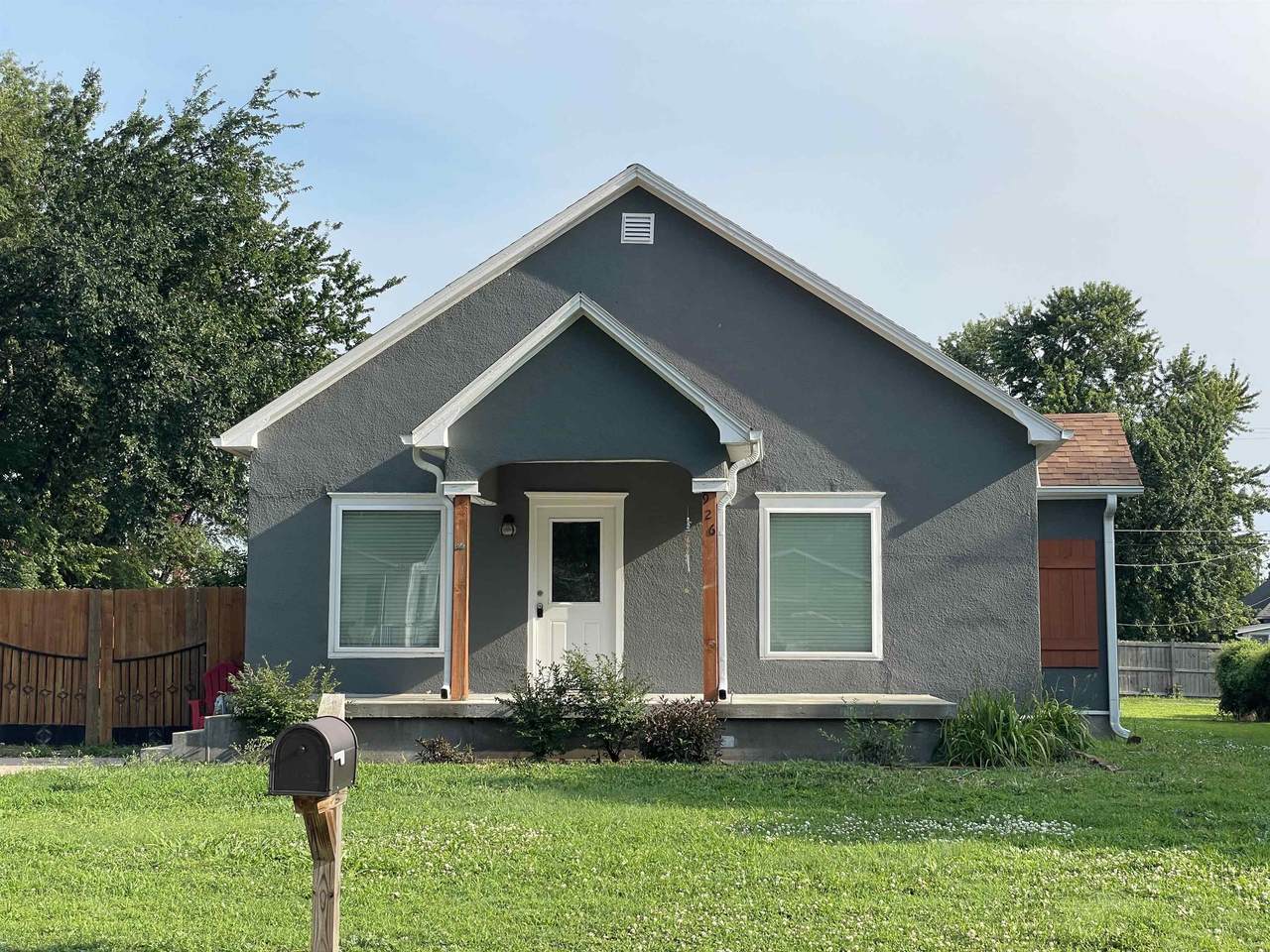 https://bt-photos.global.ssl.fastly.net/wichita/1280_boomver_2_675008-1.jpg