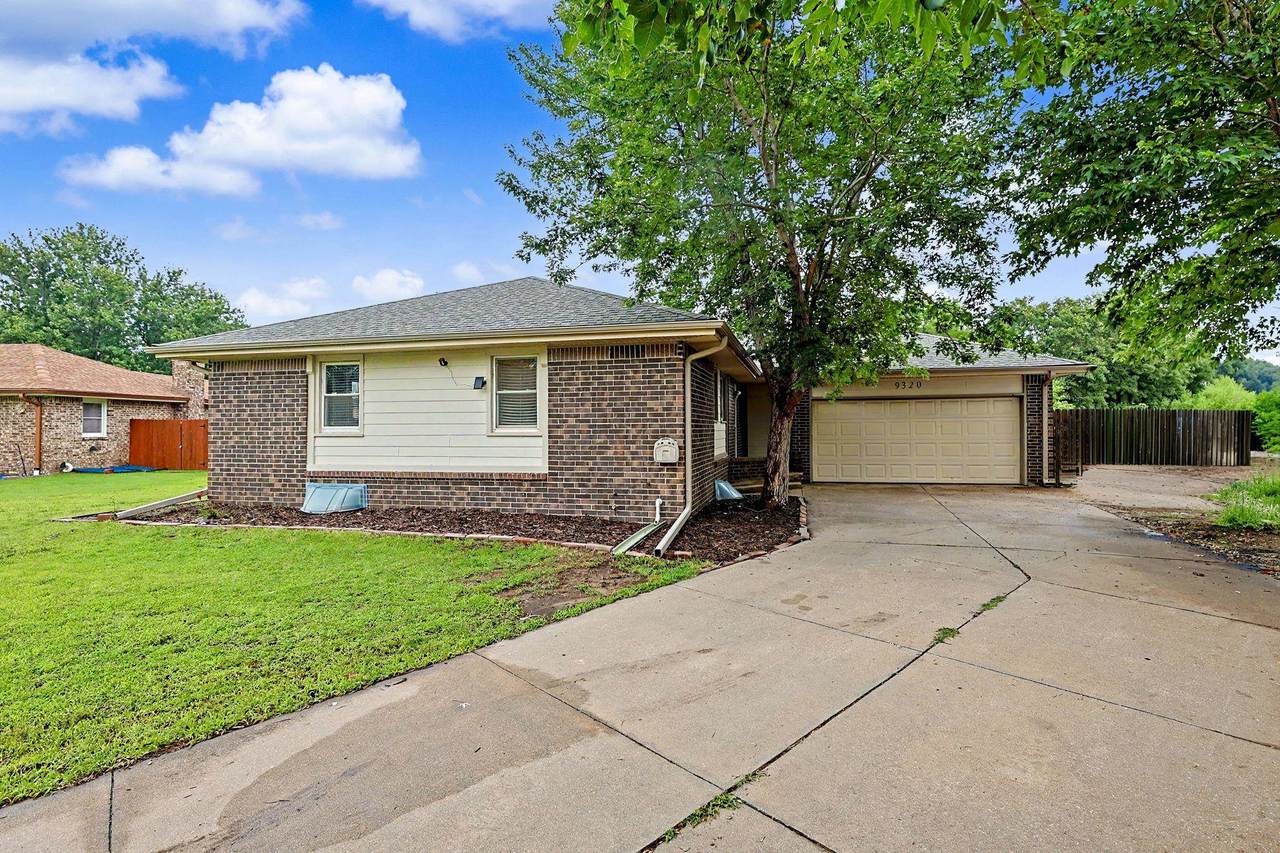 9320 Barron Cir - Photo 1