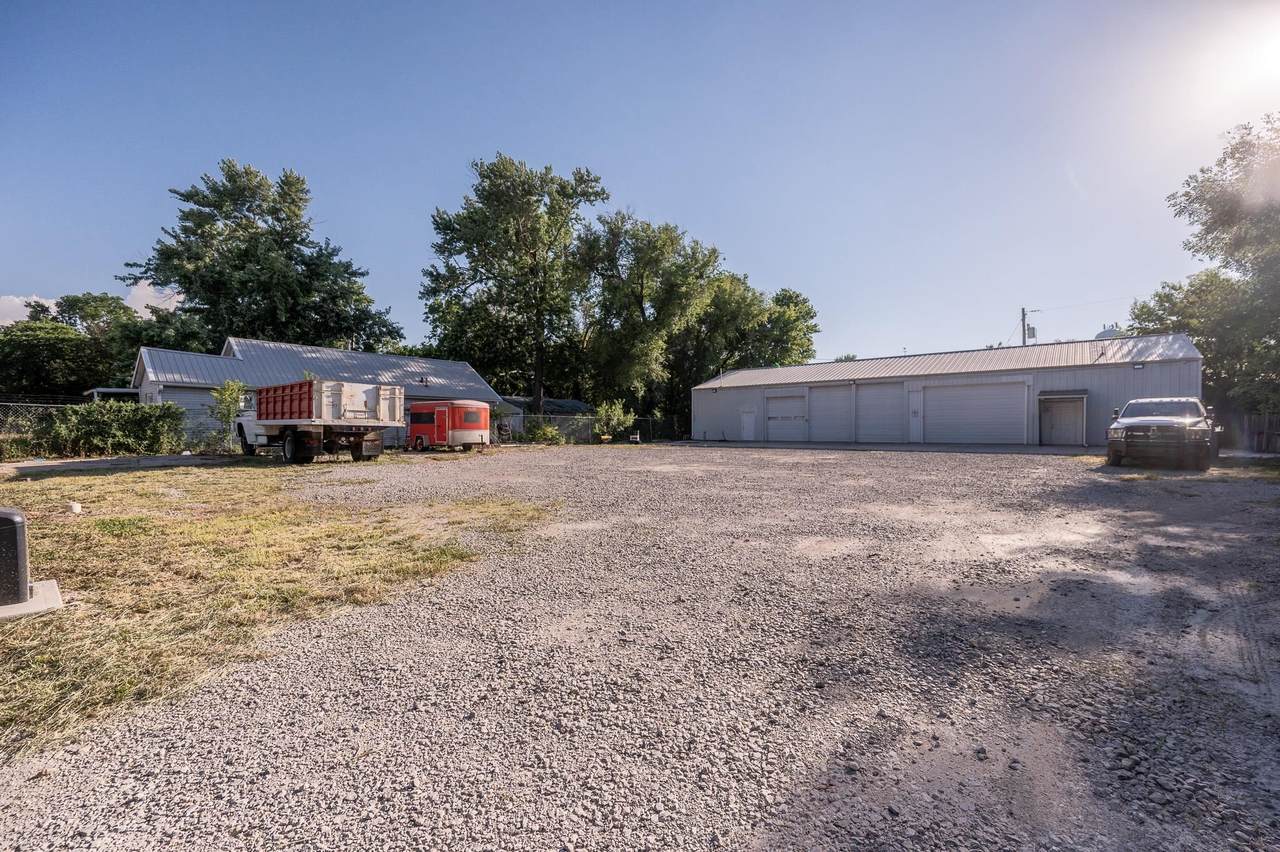 621 Star St - Photo 1