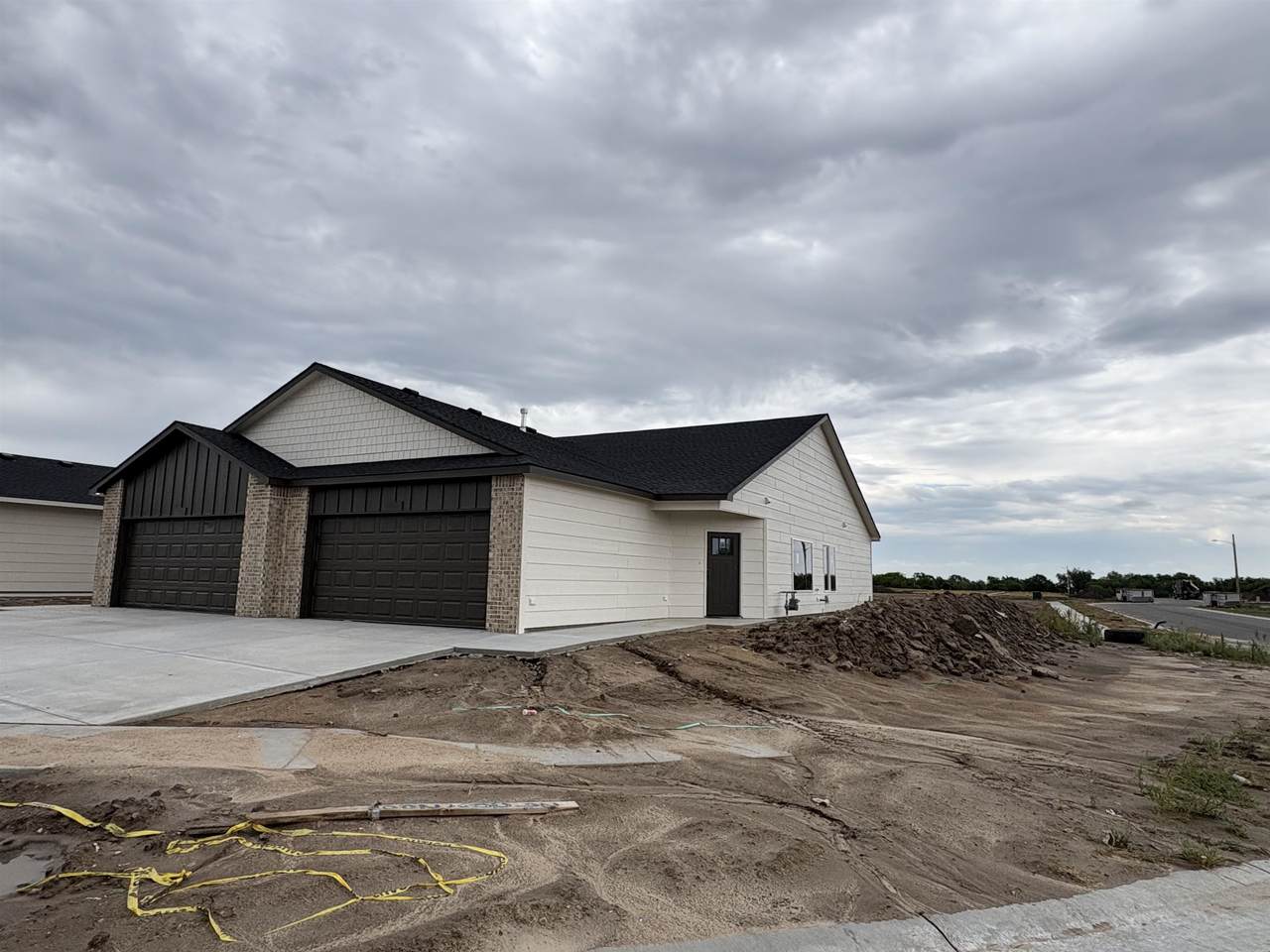2928 Denene St. - Photo 1