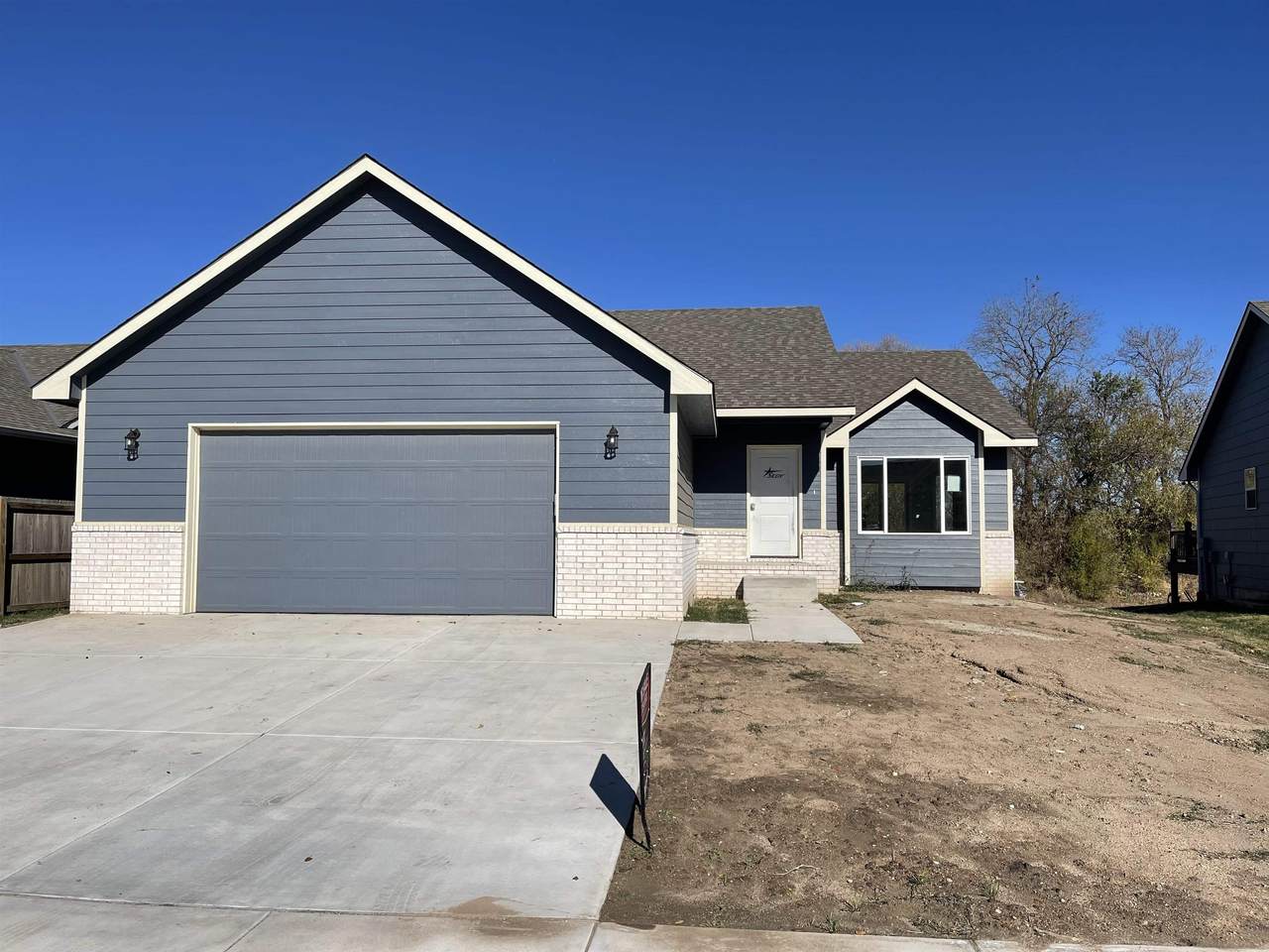 3010 43rd St S - Photo 1
