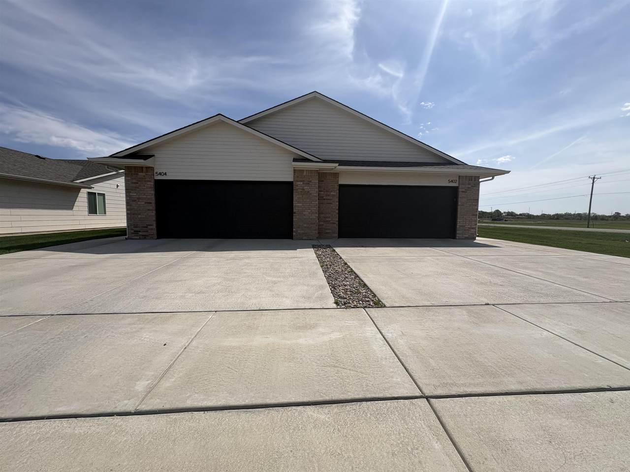 5402-5404 Sandkey Ct - Photo 1