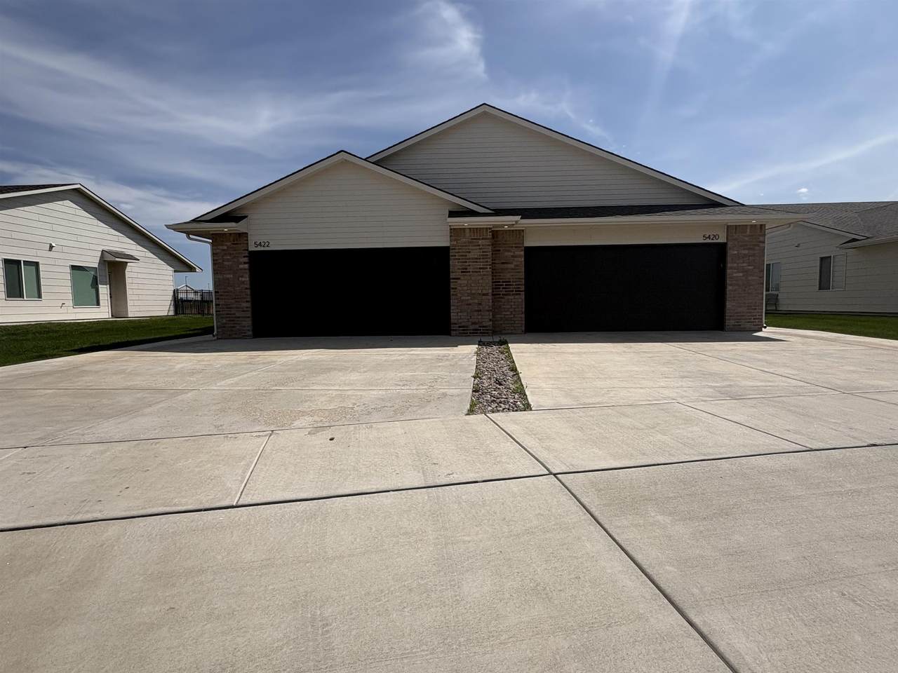 5420-5422 Sandkey Ct - Photo 1
