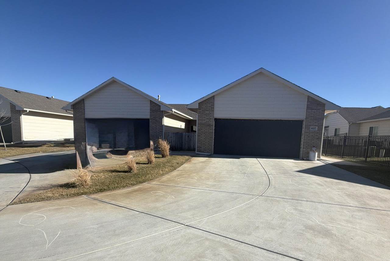 4525-4527 Sandplum St - Photo 1