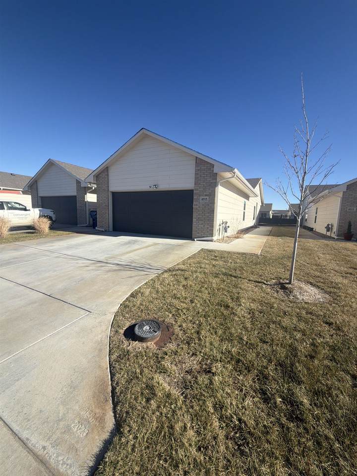 4513-4515 Sandplum St - Photo 1