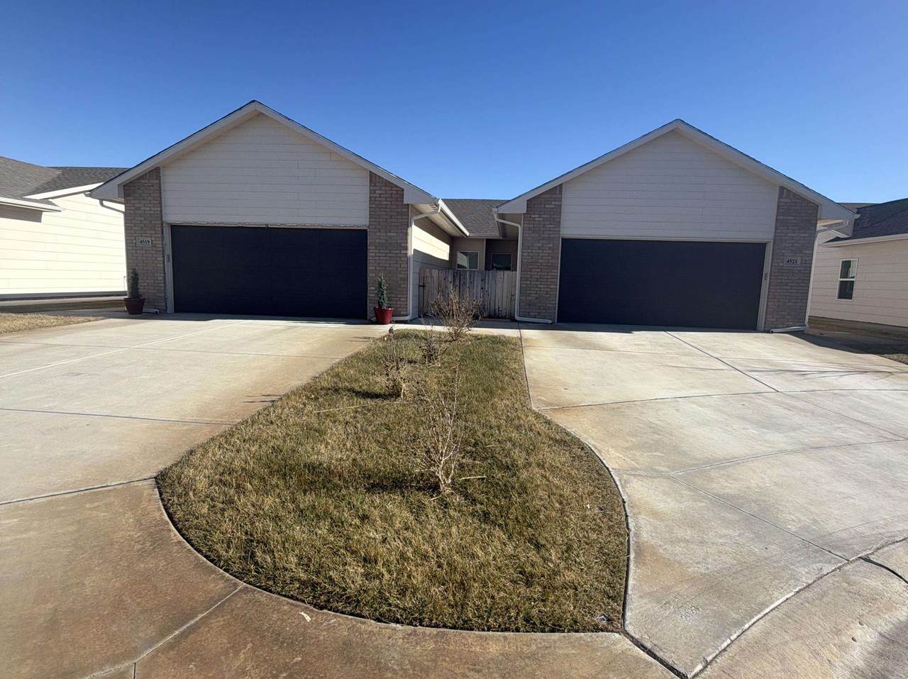 4519-4521 Sandplum St - Photo 1