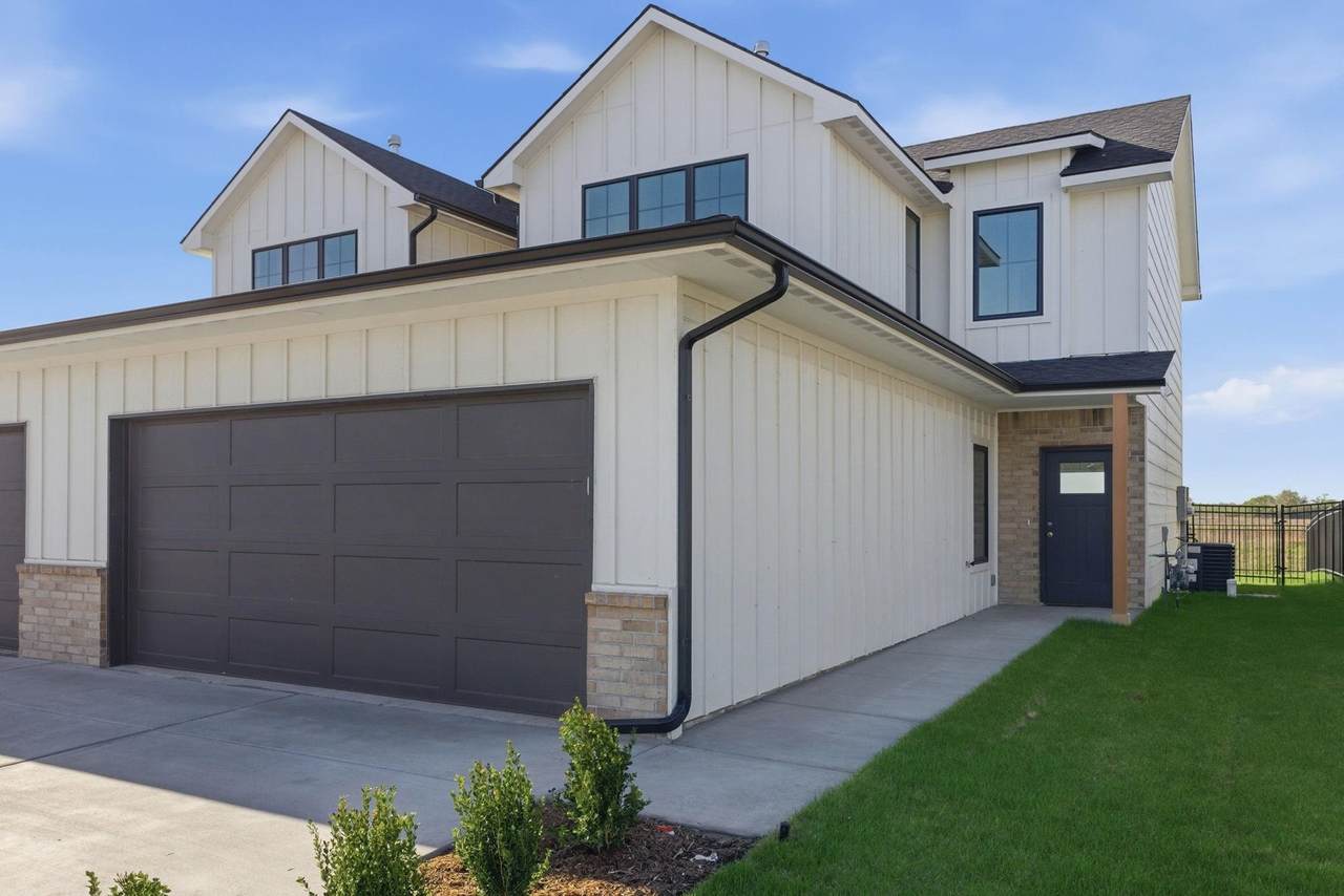 3016 Westridge Dr - Photo 1