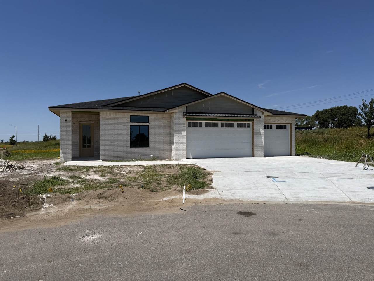8342 Waterway Ct - Photo 1