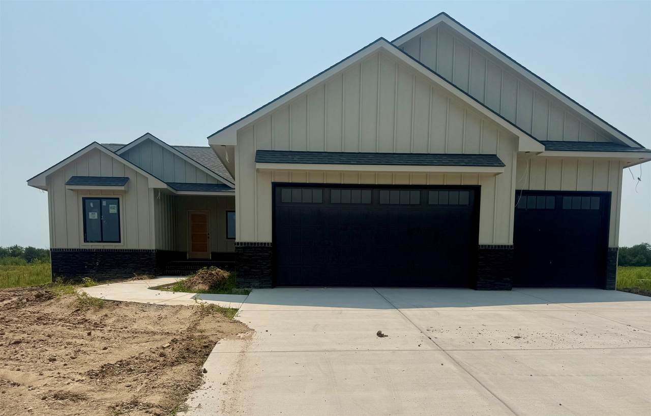 1329 Greenvale St - Photo 1