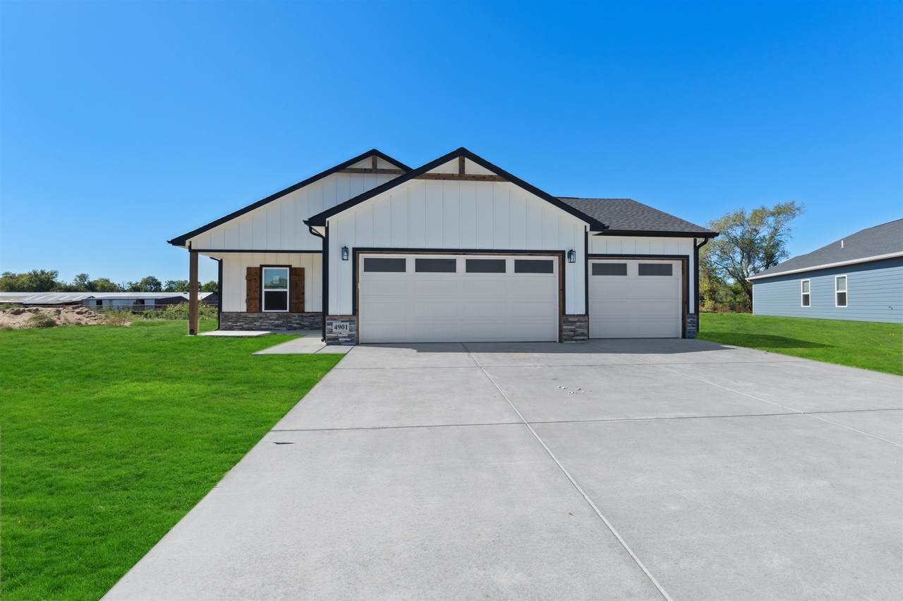 4901 Spruce - Photo 1