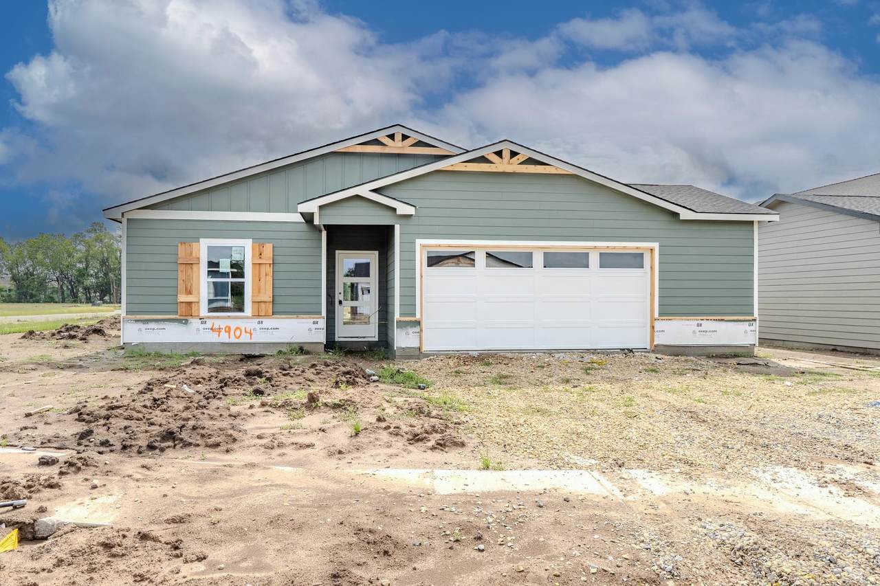 4904 Spruce - Photo 1