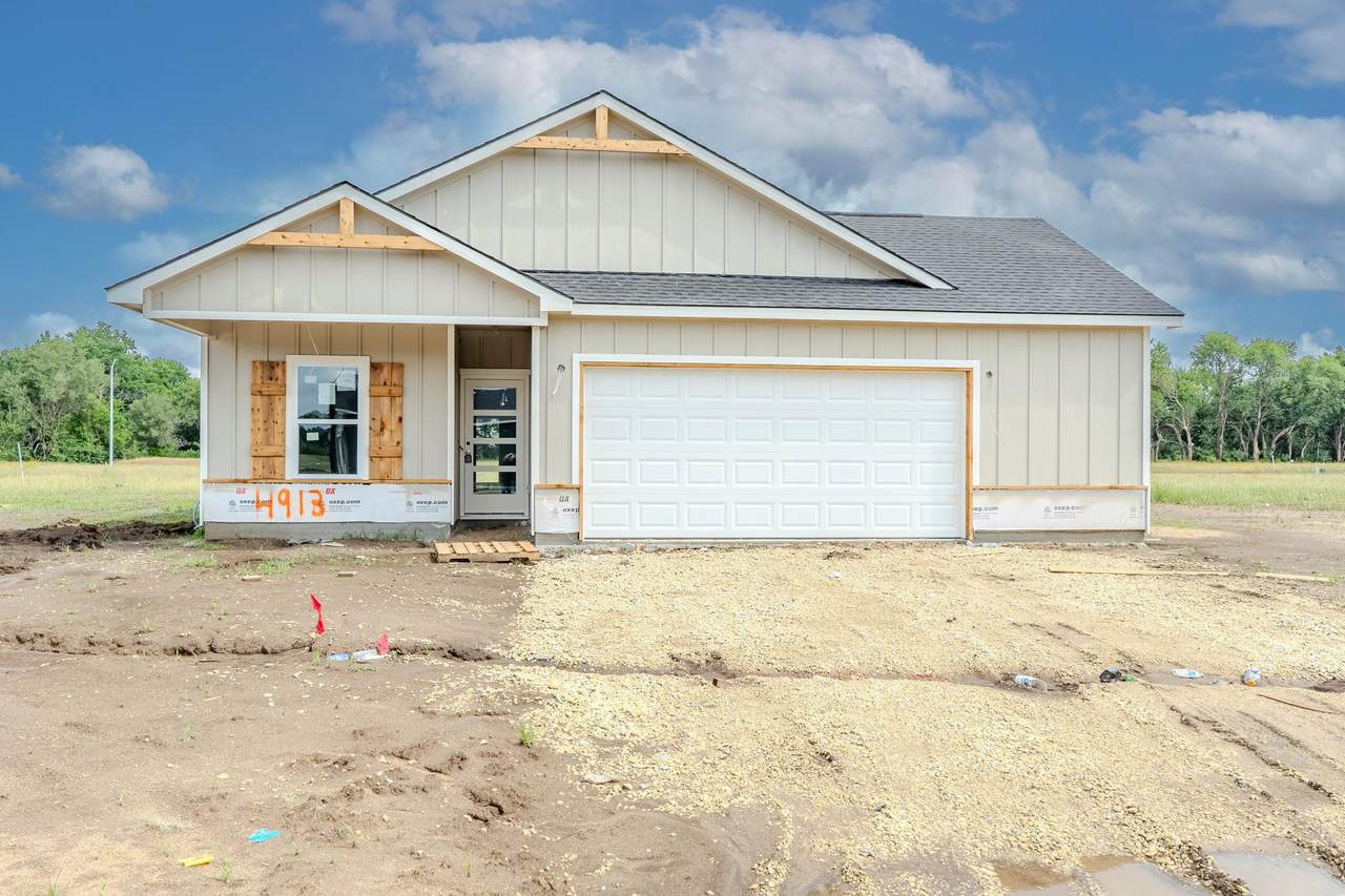 4913 Spruce - Photo 1