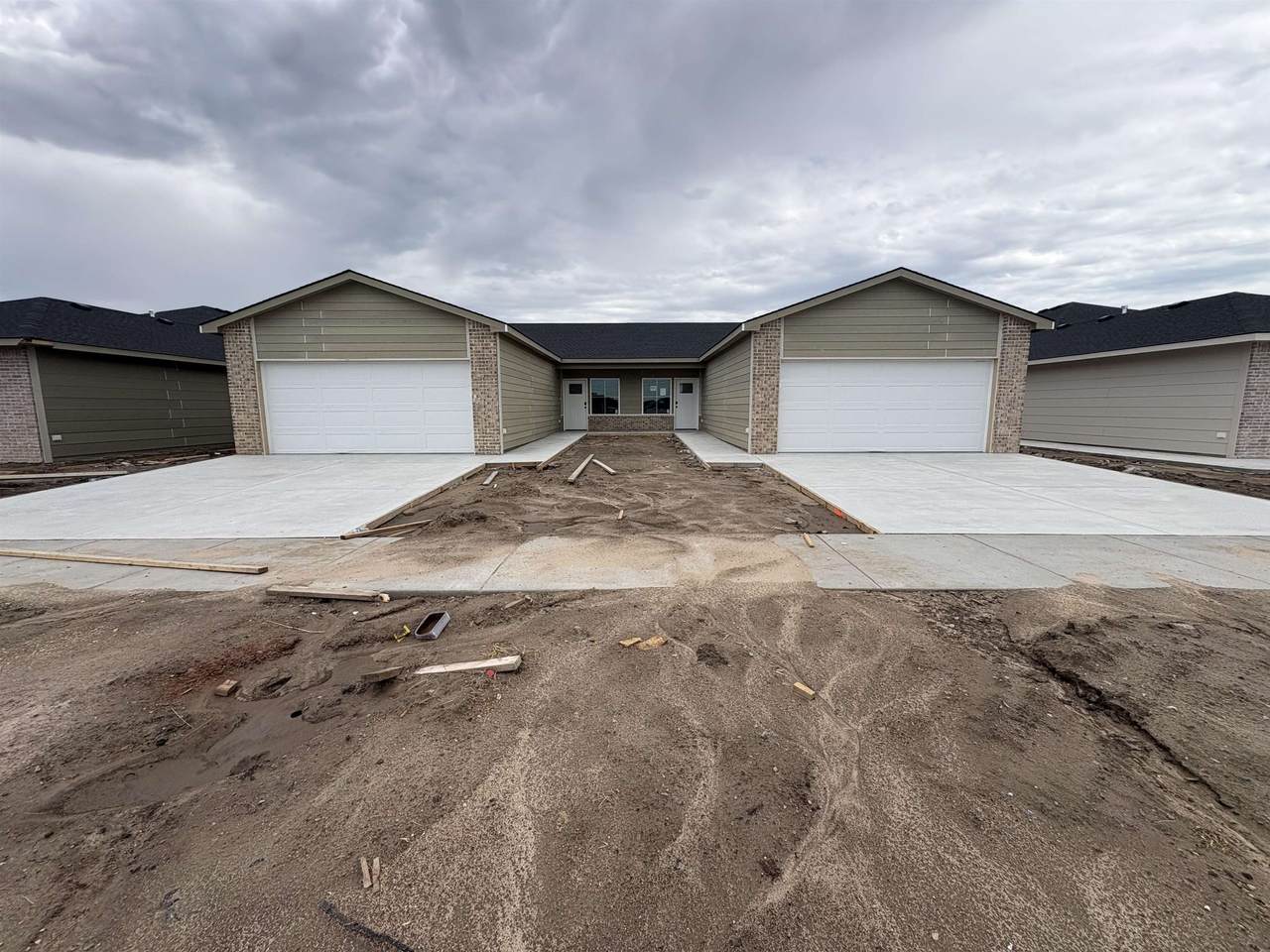 2912 Denene St - Photo 1