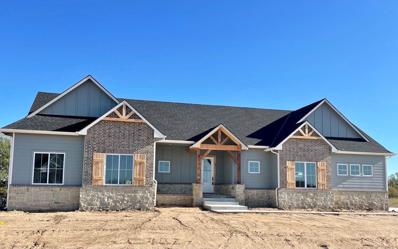 11825 Cherese Circle - Photo 1