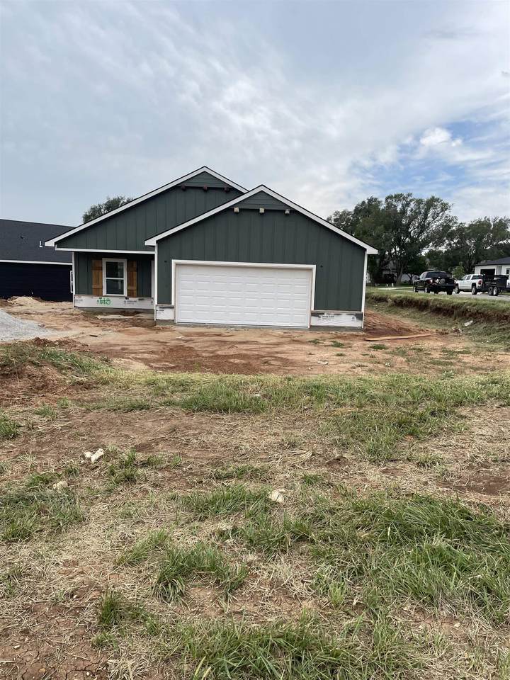 610 Santa Fe Ave - Photo 1