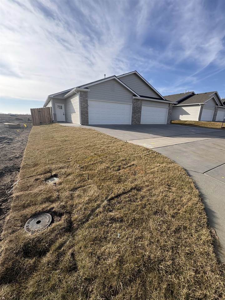 12823 Blake St - Photo 1