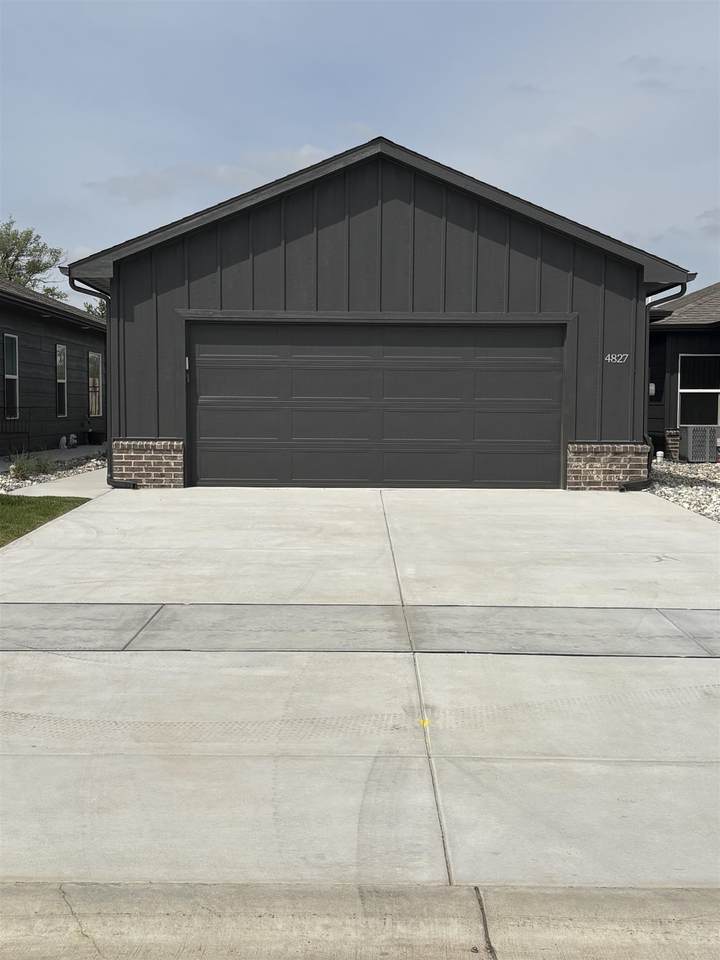 4827 Vassar Avenue - Photo 1
