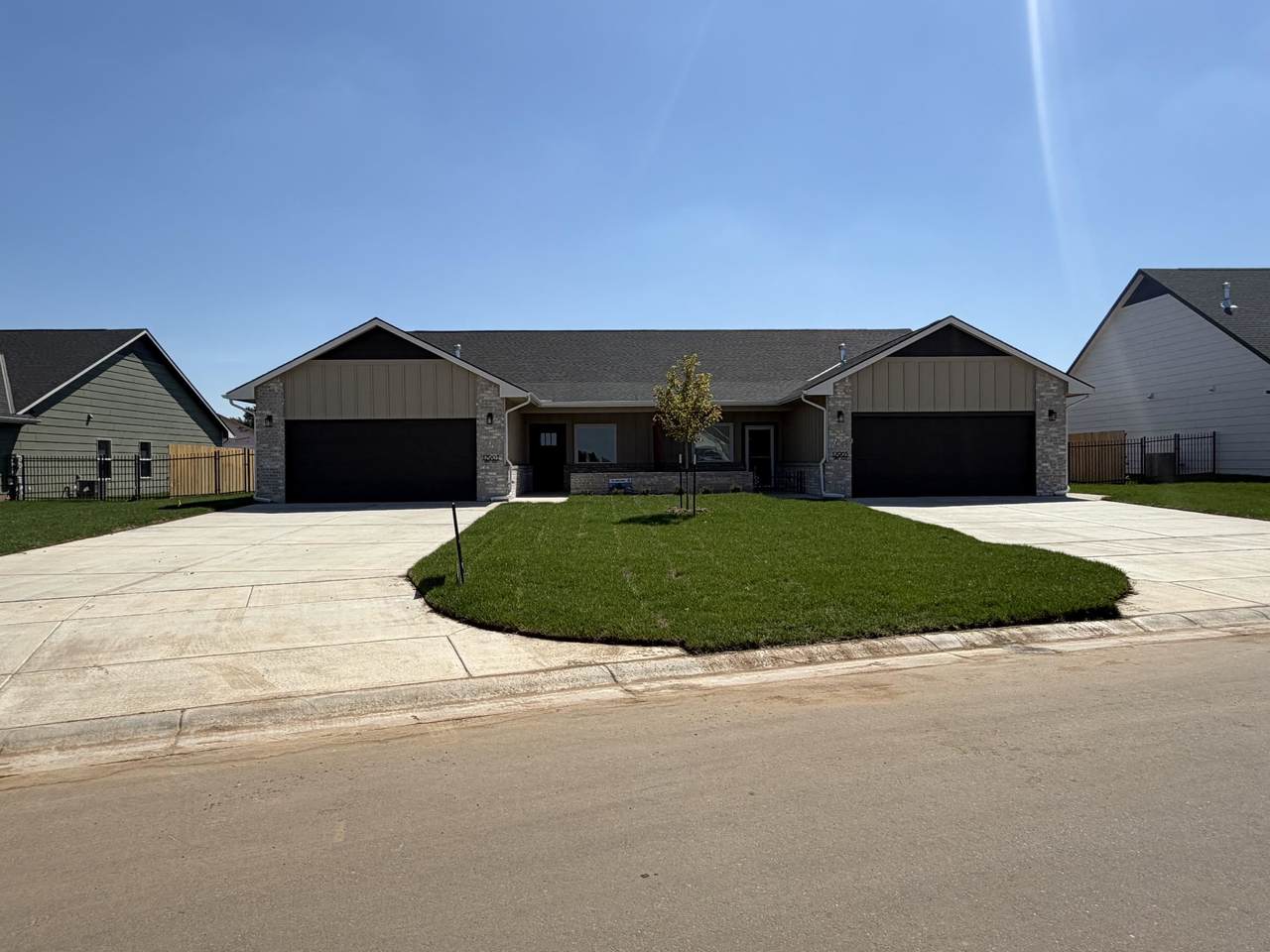 12903 Thorton St - Photo 1