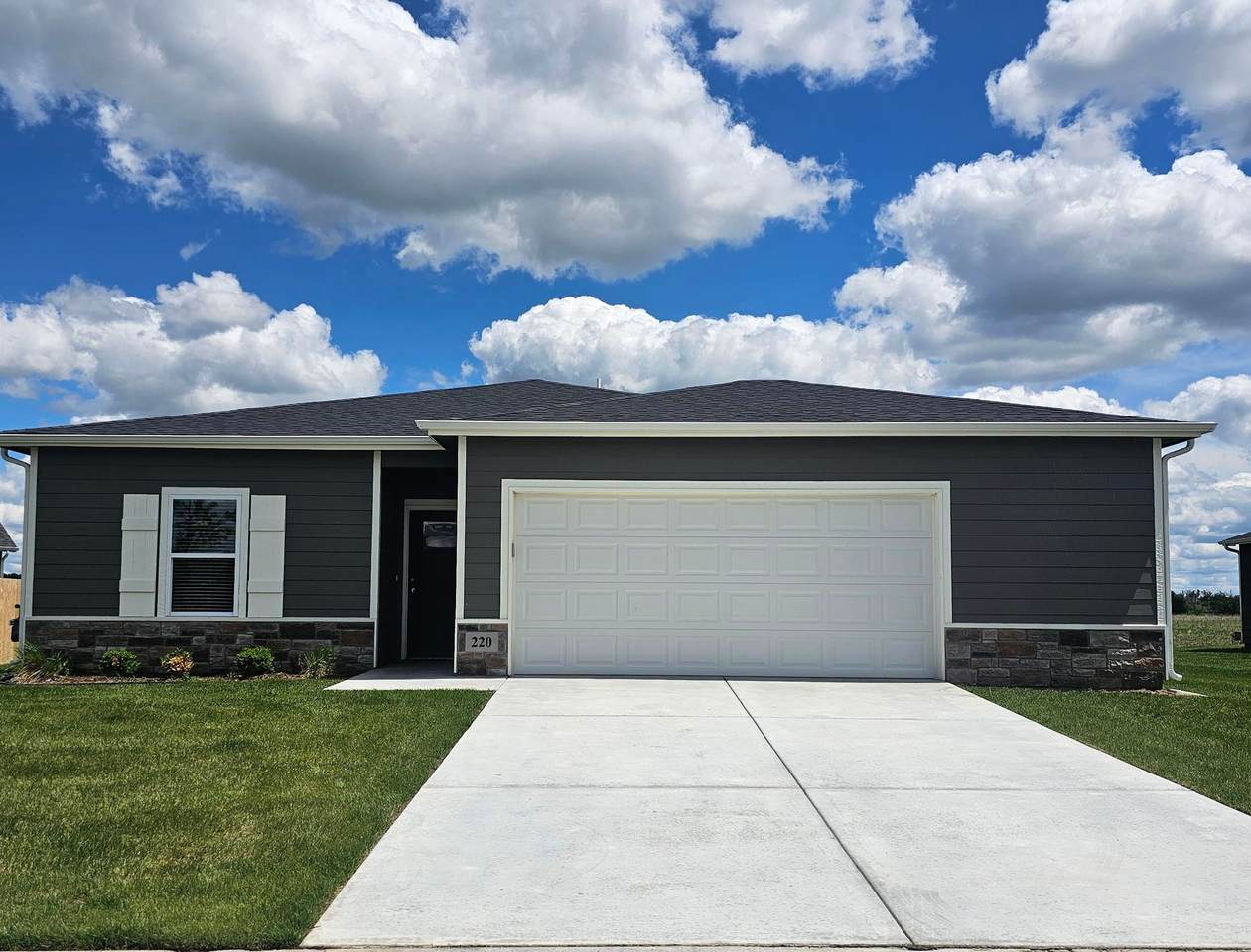 220 Gatewood St - Photo 1