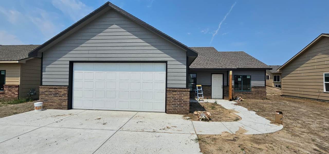 5085 Toben Dr - Photo 1