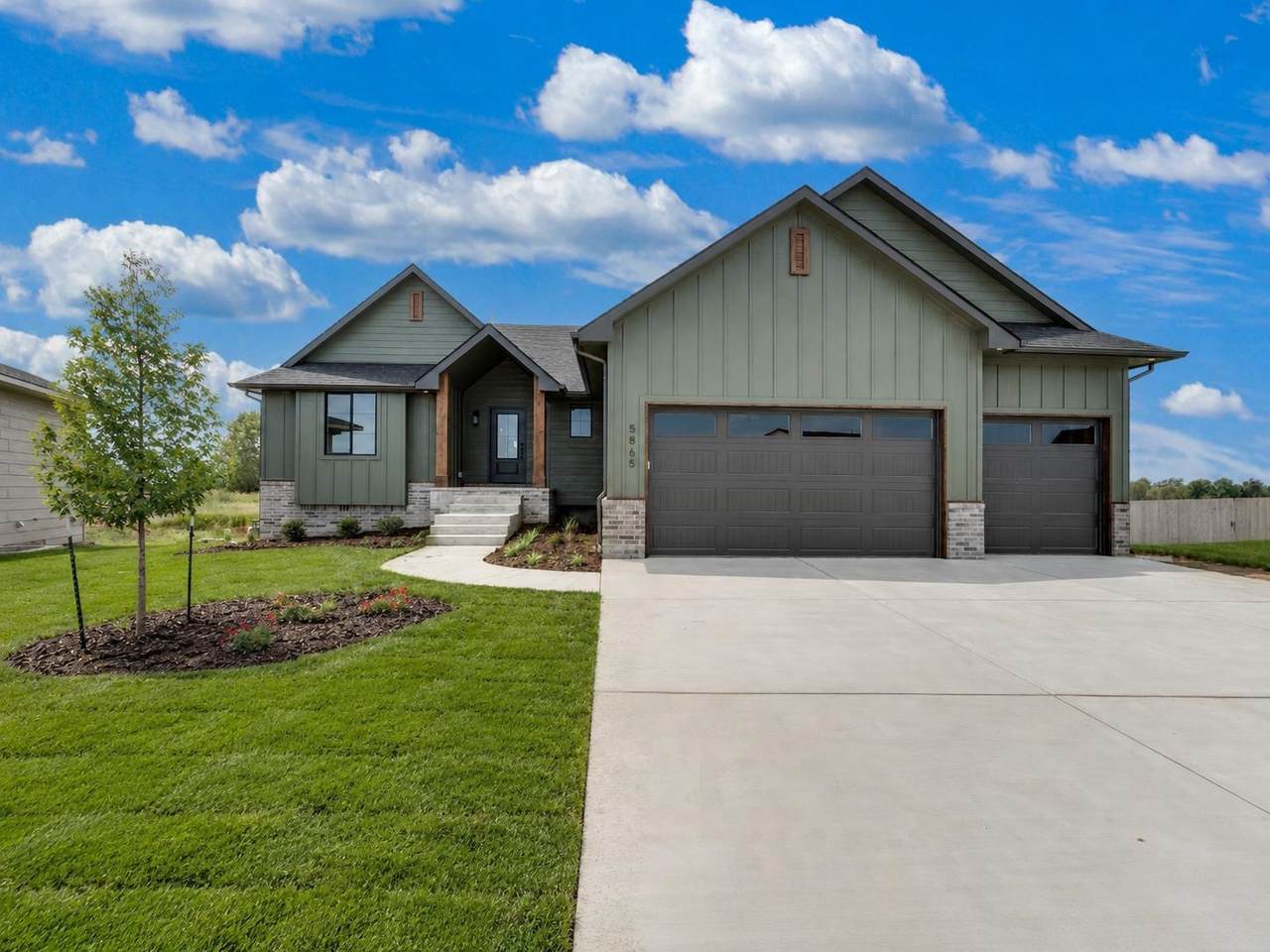 5865 St. Paul Ct. - Photo 1