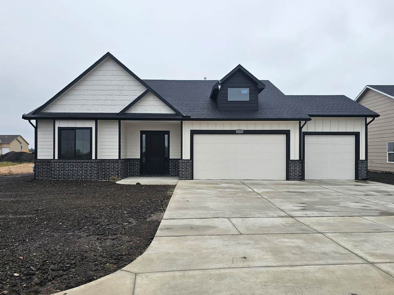 1620 Appleton St - Photo 1