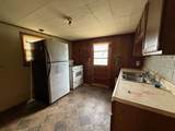915 8th St - Photo 3