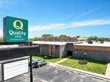 3232 Summit St - Photo 3
