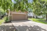 1109 Lark Ln - Photo 3