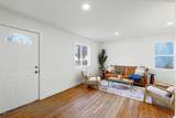 2046 Greenwood Ave - Photo 4