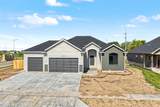 2824 Crystal Lake Dr - Photo 2