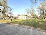 401 Lincoln Ave - Photo 2