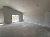 5651 Plumthicket St - Photo 6