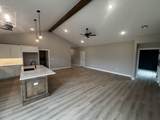 348 Buckland St - Photo 4