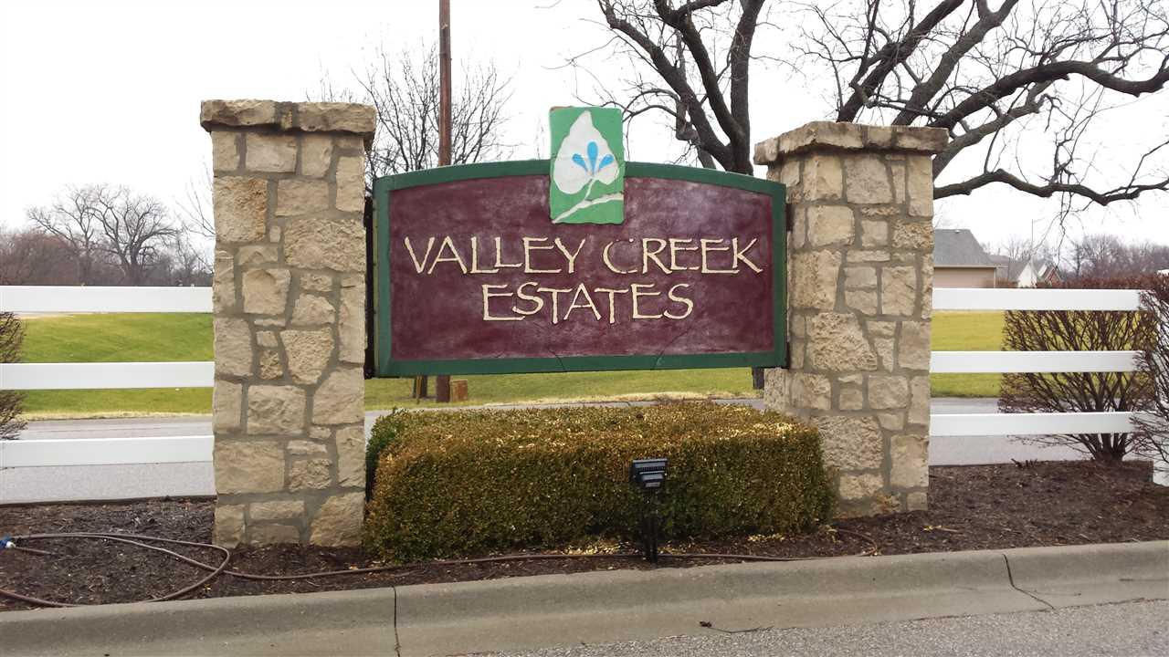 512 Valley Creek Dr - Photo 1