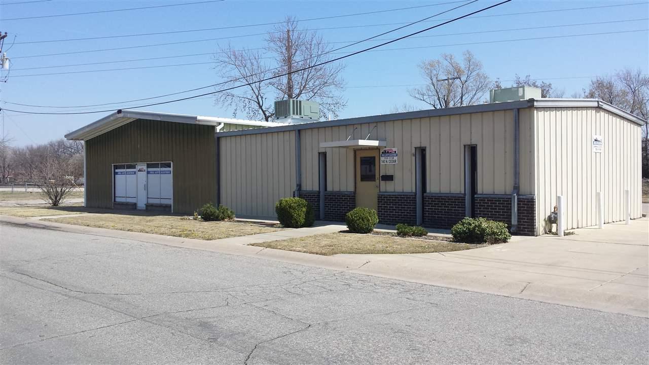 140 Cedar Ave - Photo 1
