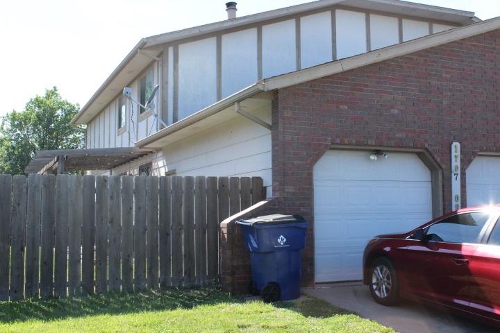1709 Beech St. - Photo 1