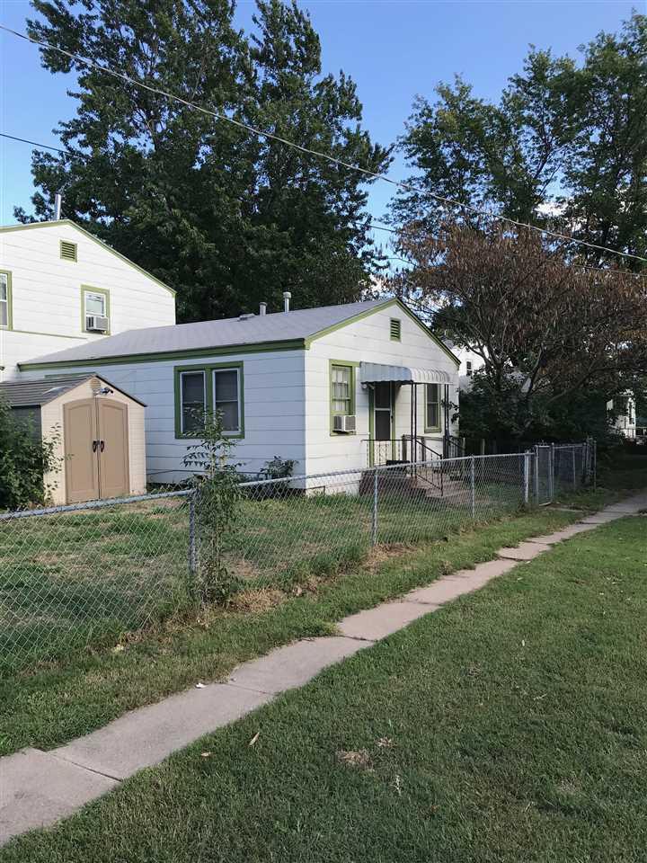 1543 Pershing Ave - Photo 1