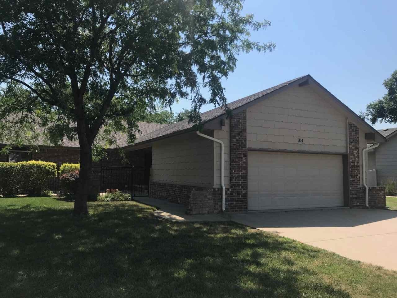 104 Saint Cloud Place - Photo 1