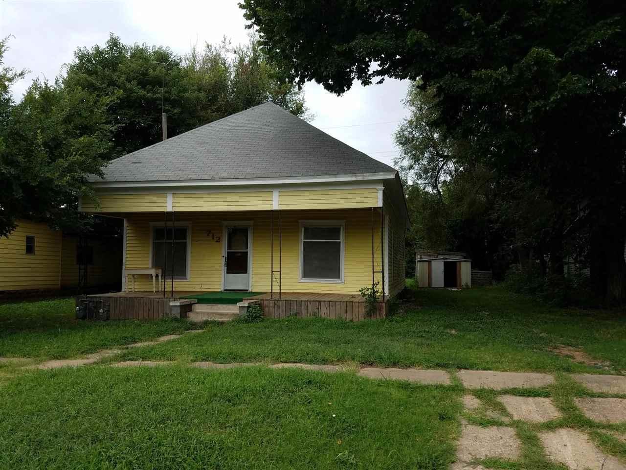 712 C St - Photo 1