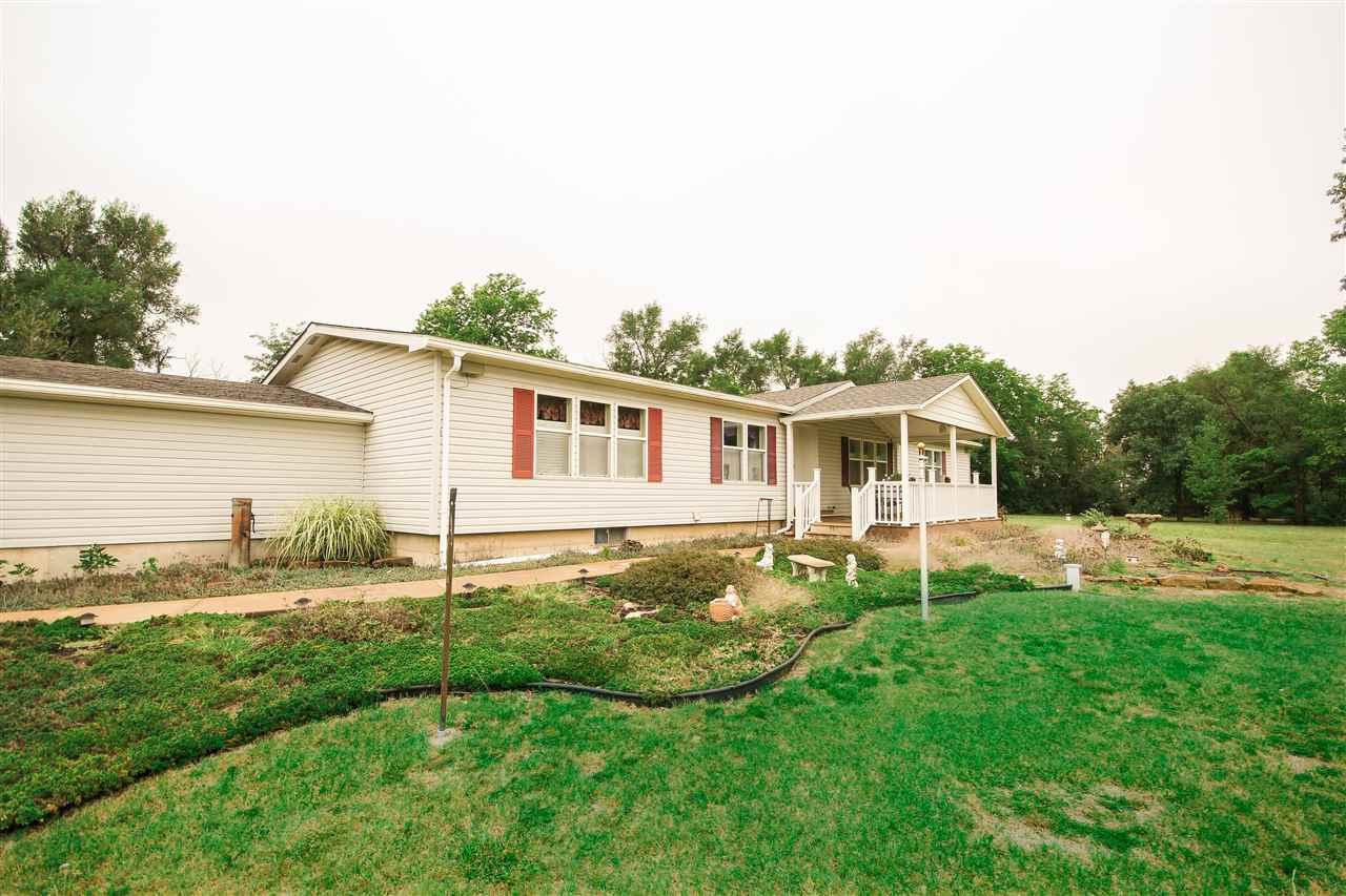 1685 10 Ave - Photo 1