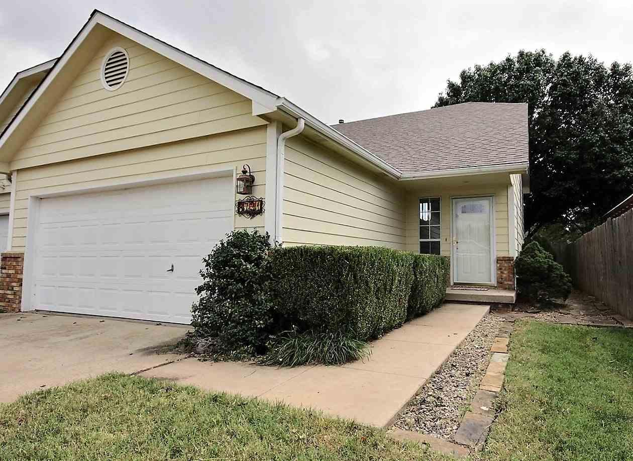 8731 Parkmont Dr - Photo 1