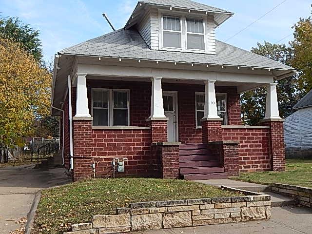106 Massachusetts St - Photo 1