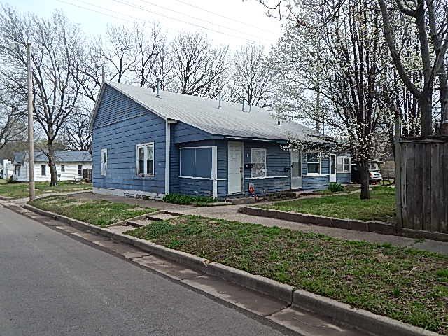 1112 Davis St - Photo 1