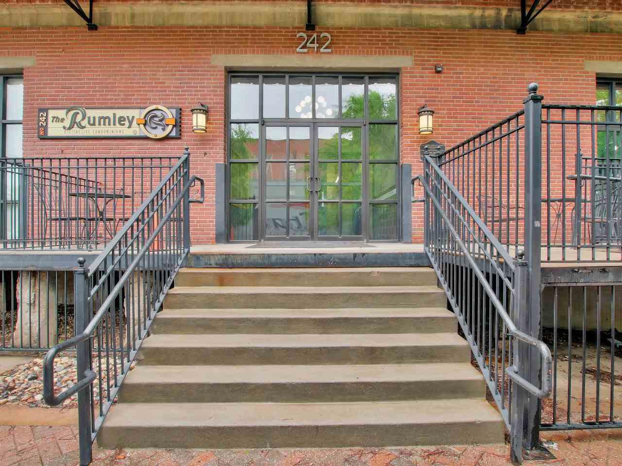242 Mead Ave. 1D - Photo 1