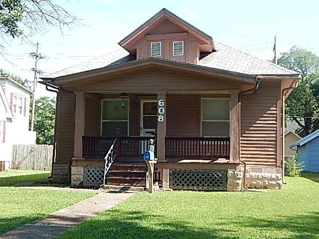 608 12th Ave - Photo 1