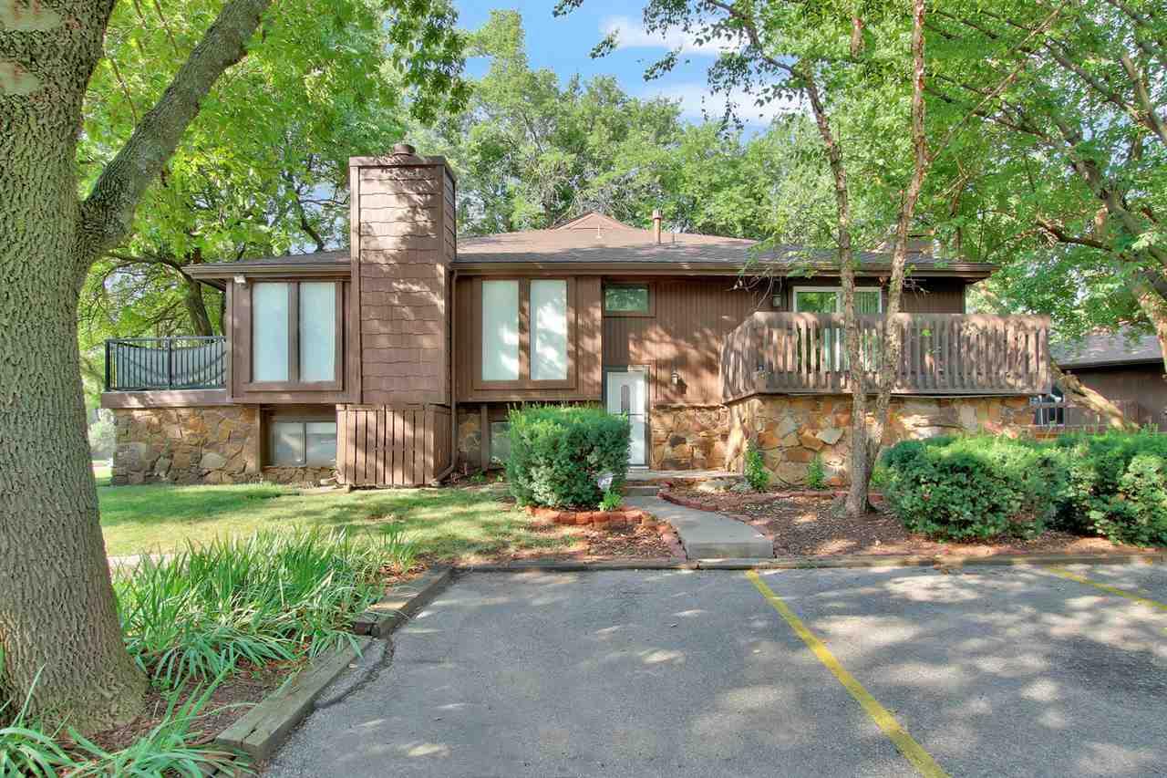 2421 Yellowstone St - Photo 1